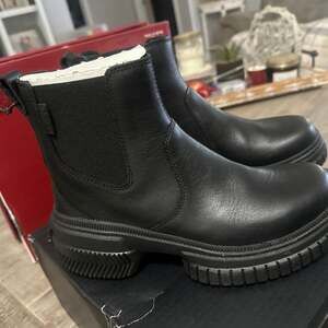 SOREL ONA Ave Chelsea Waterproof Boots in Black Women's Size 7
